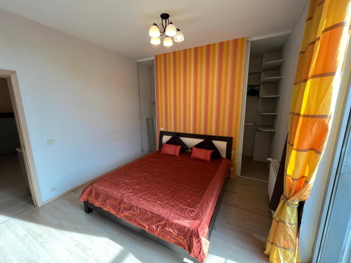 Lovely Apartments In Imanta With Free Parking Riga Buitenkant foto