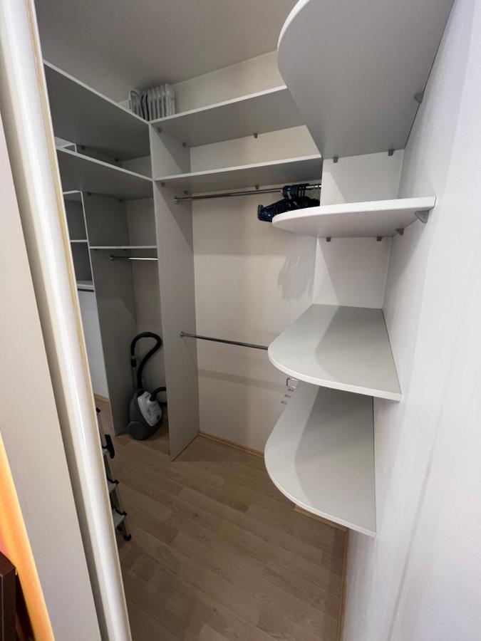 Lovely Apartments In Imanta With Free Parking Riga Buitenkant foto