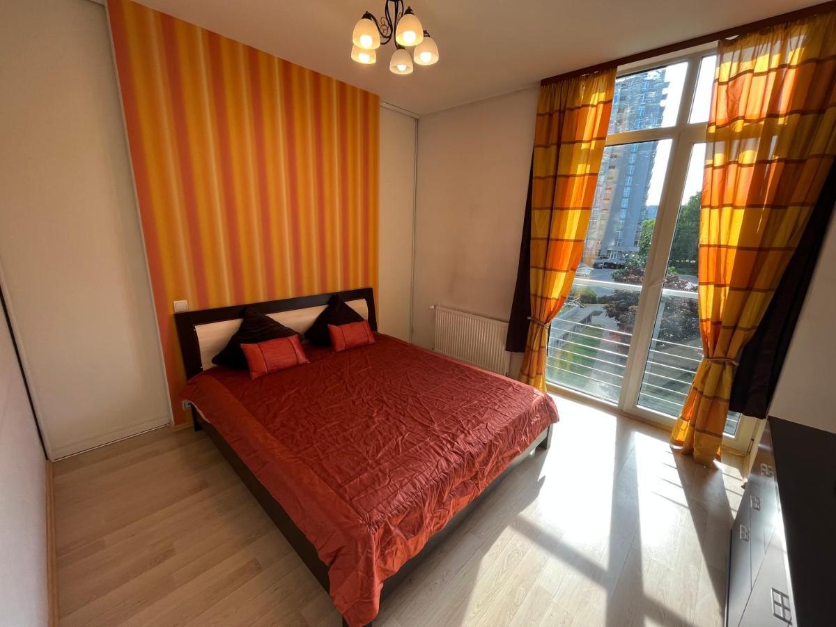 Lovely Apartments In Imanta With Free Parking Riga Buitenkant foto